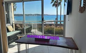 VUE MER ET A 20m DE LA PLAGE AVEC PARKING MARINDORE BANDOL
